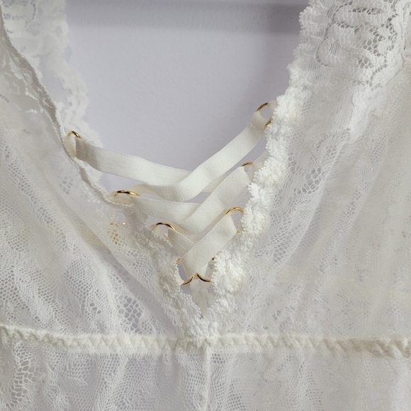 NWT Ellipse Lace Bodysuit Size S - Picture 3 of 7
